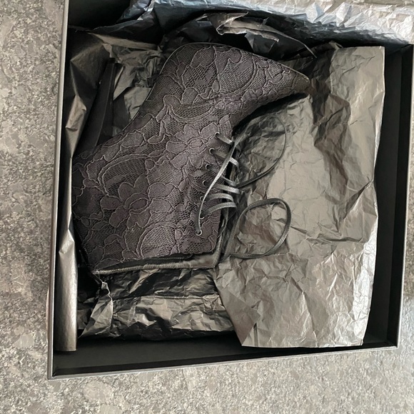 Saint Laurent Booties - Picture 5 of 8